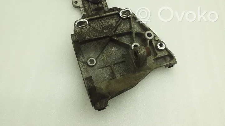 Volvo XC60 Generator/alternator bracket 31316673