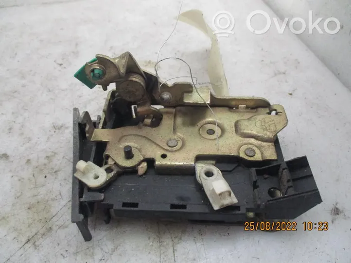 Renault Super R5 Zamek drzwi przednich 7701031778