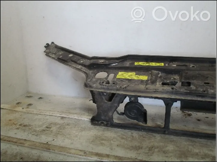 Volvo XC70 Support de radiateur sur cadre face avant 30655380