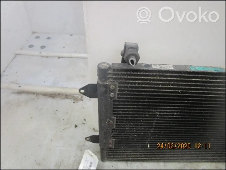 Volkswagen Golf III Radiateur condenseur de climatisation 1H0820413