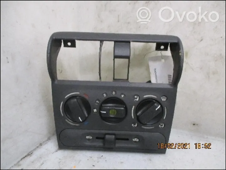 Opel Corsa B Panel klimatyzacji 90436796