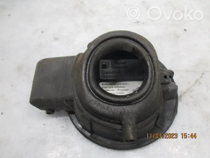 Volkswagen PASSAT B5.5 Tapa del depósito de combustible 3B7809857AGRU