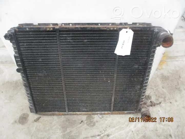 Renault 19 Radiateur de refroidissement 7700272527