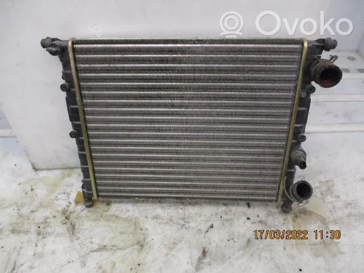 Renault 21 Radiateur de refroidissement 7700795174