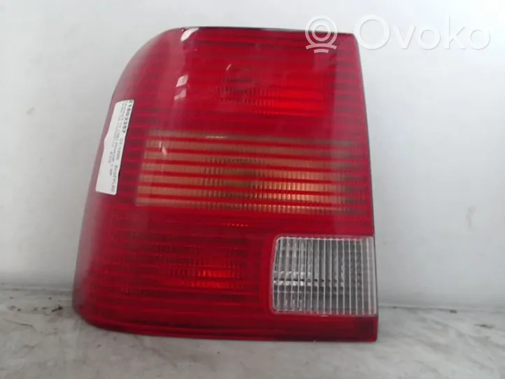 Volkswagen PASSAT B5 Lampa tylna 3B9945095F