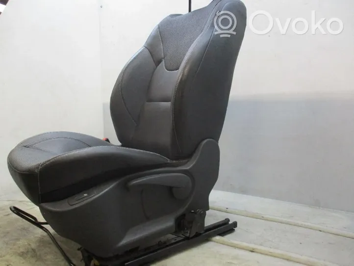 Renault Clio IV Fotele / Kanapa / Komplet INTERIEURCLIO4