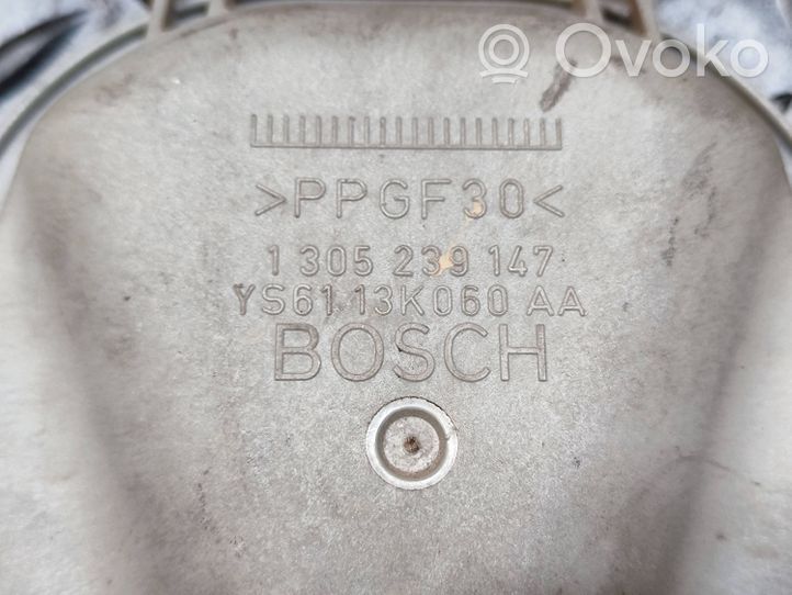 Ford Fiesta Osłona żarówki lampy przedniej 1305239147