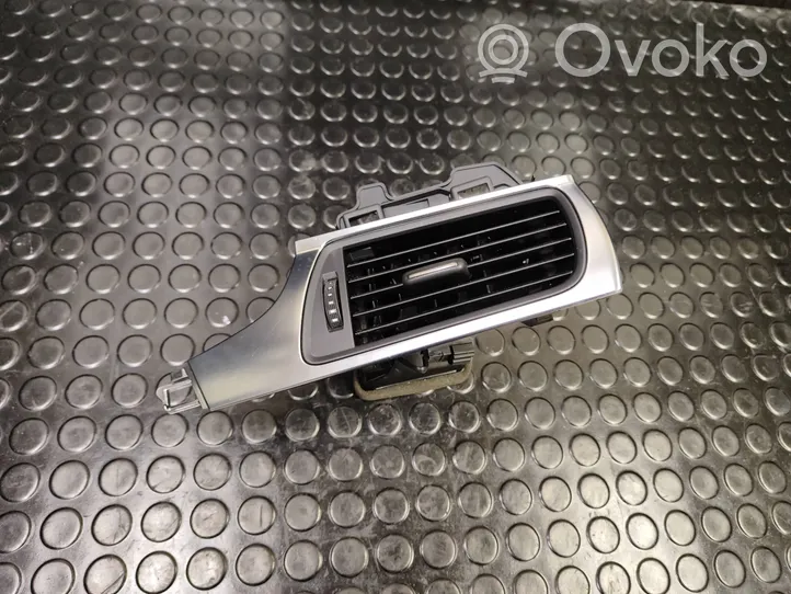 Audi A7 S7 4G Šoninės oro grotelės 4G2820902B