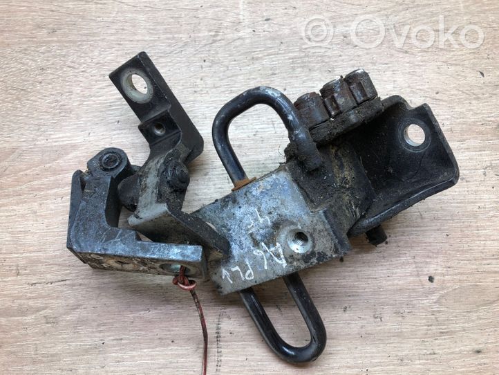 Audi A6 S6 C6 4F Cerniera superiore della portiera anteriore 8E0831411E