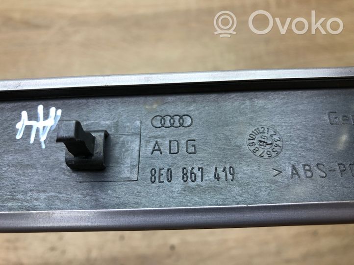 Audi A4 S4 B7 8E 8H Galinė apdailos juosta 8E0867419