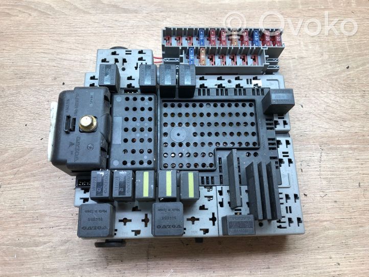 Volvo S40 Fuse module 8688153