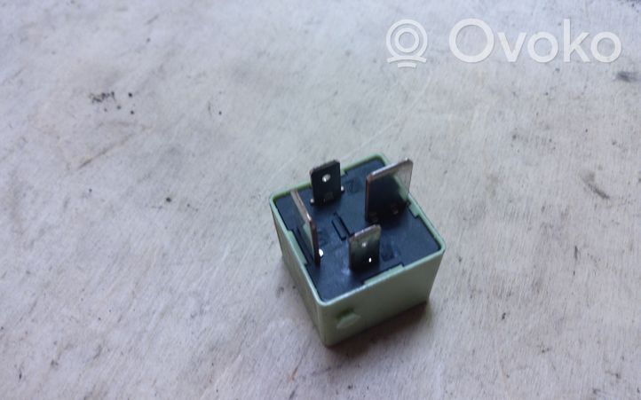 Volkswagen Polo V 6R Other relay 4H0951253