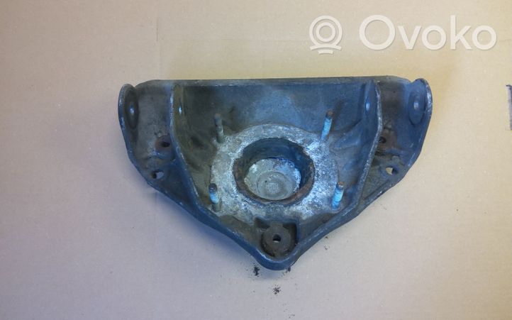 Volkswagen Touareg I Support de jambe de force supérieur avant 7L0412391B