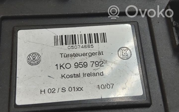 Volkswagen Caddy Keskuslukituksen rele 1K0959792