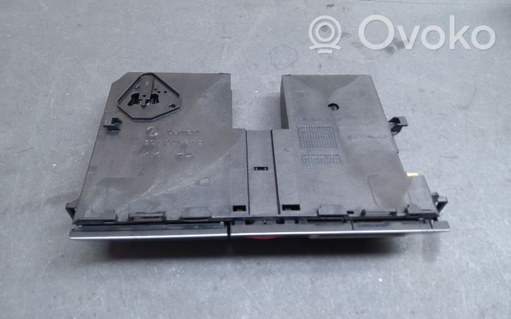 Volkswagen PASSAT B6 Cup holder front 3C1857273