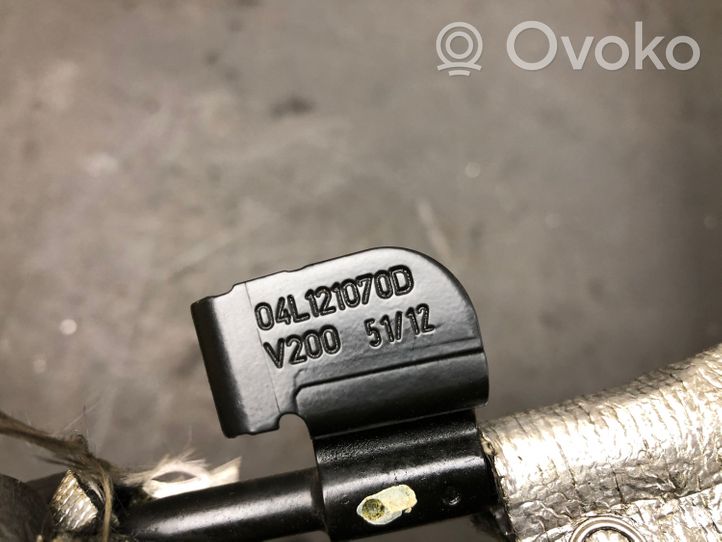 Audi Q2 - Tuyau de liquide de refroidissement moteur 04L121070D