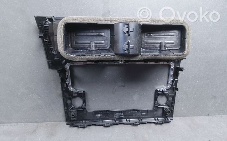 Volkswagen Golf VII Panelės apdailos skydas (centrinis) 5G2819728AC