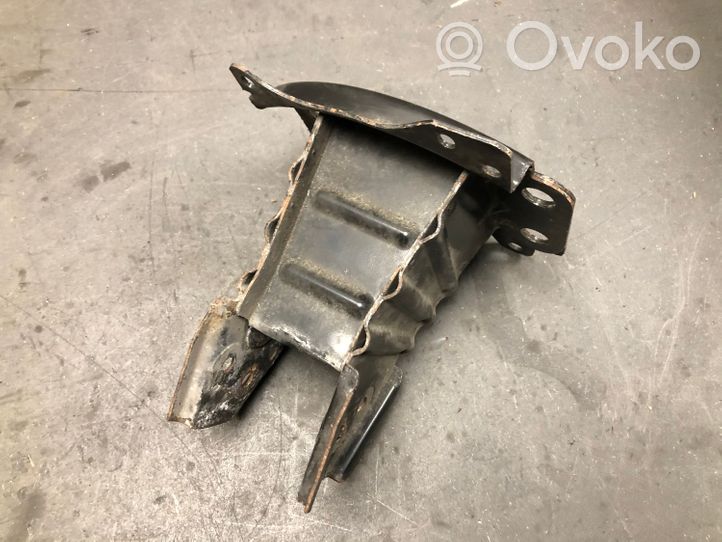 Audi A3 S3 A3 Sportback 8P Staffa di rinforzo montaggio del paraurti anteriore 8P0807133