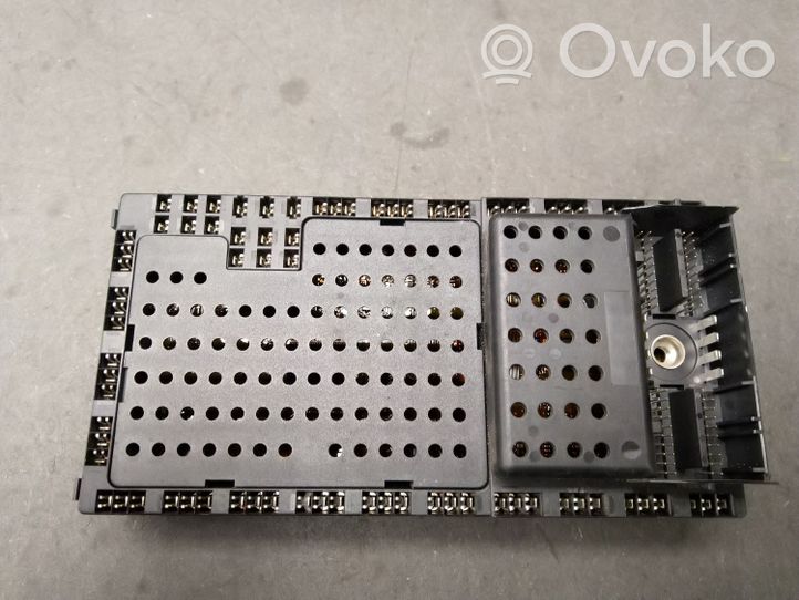 Volvo S60 Module de fusibles 8688153