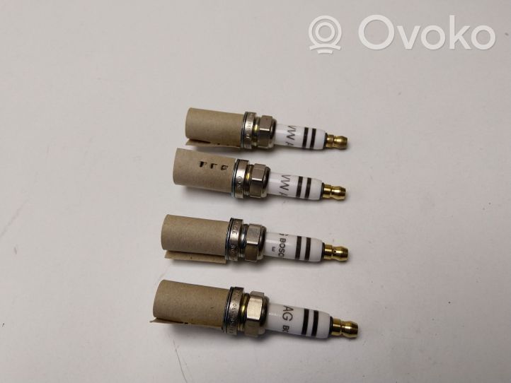 Volkswagen Touran I Glow plug 06H905611