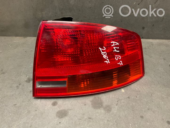 Audi A4 S4 B7 8E 8H Lampa tylna 8E5945096