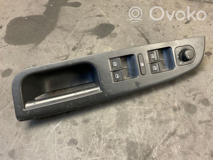 Volkswagen Golf V Priekinė atidarymo rankenėlė (vidinė) 1K4868049C