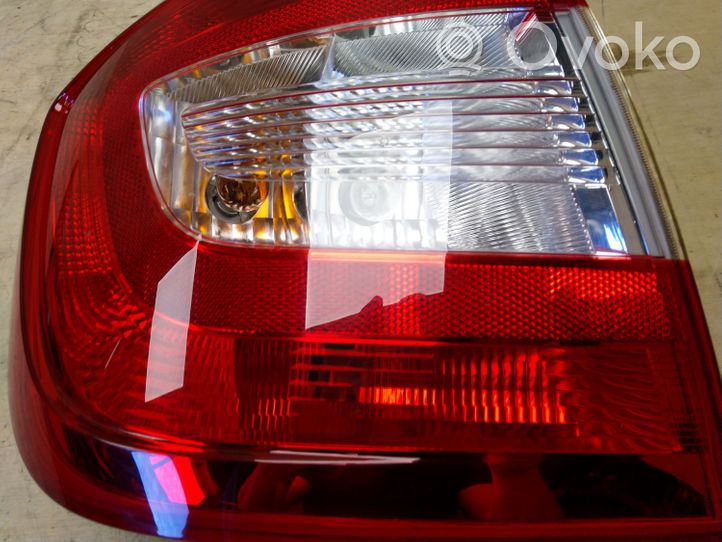 Skoda Rapid (NH) Lampa tylna 5JH945257