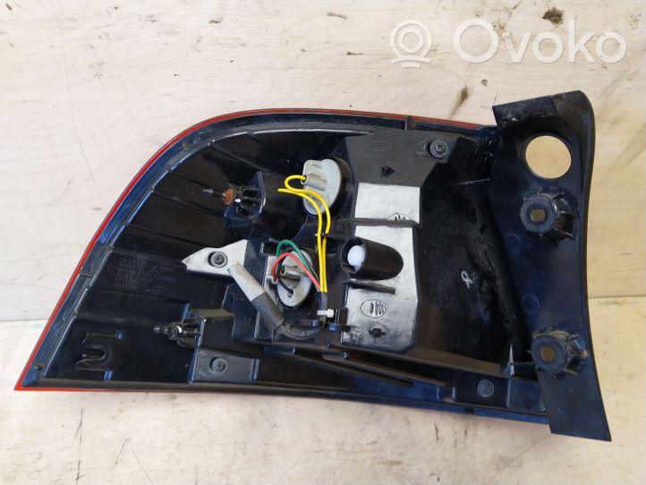 KIA Rio Lampa tylna 924021W2R