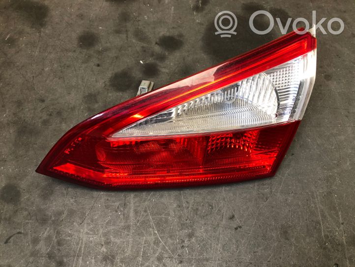 Ford Focus Lampy tylnej klapy bagażnika BM5113A602BC