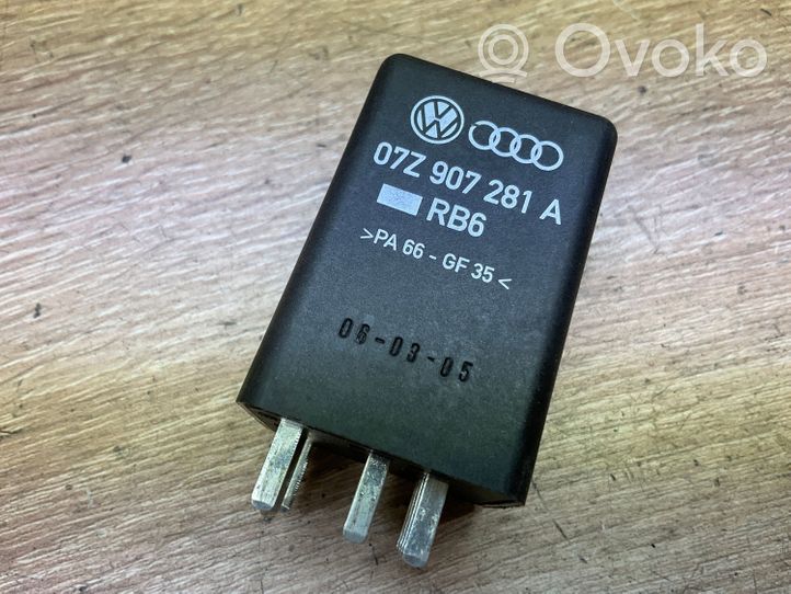 Audi A6 S6 C6 4F Relé de la bujía de precalentamiento 038907281B