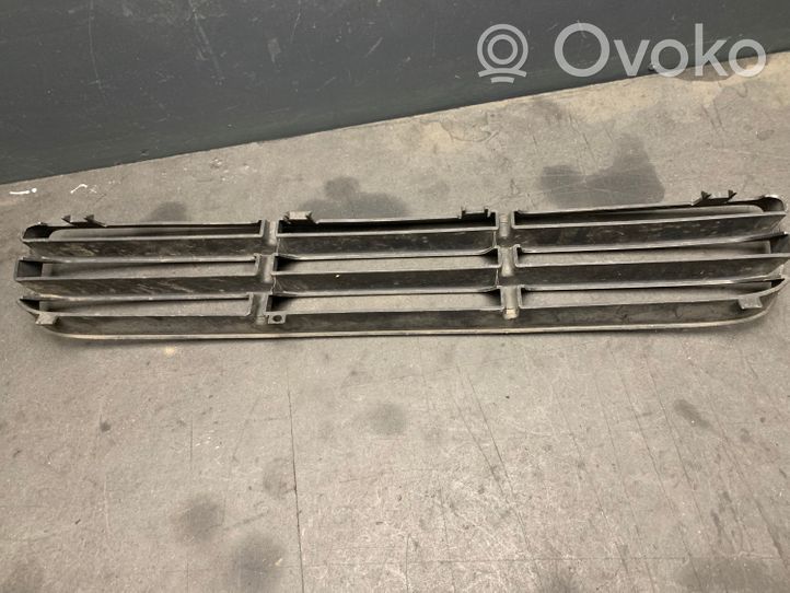 Volkswagen Bora Grille inférieure de pare-chocs avant 1J5853677B