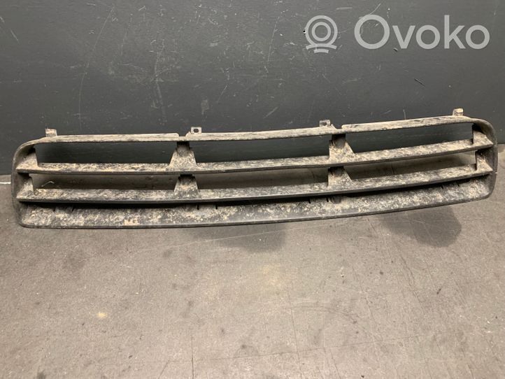 Volkswagen Bora Grille inférieure de pare-chocs avant 1J5853677B