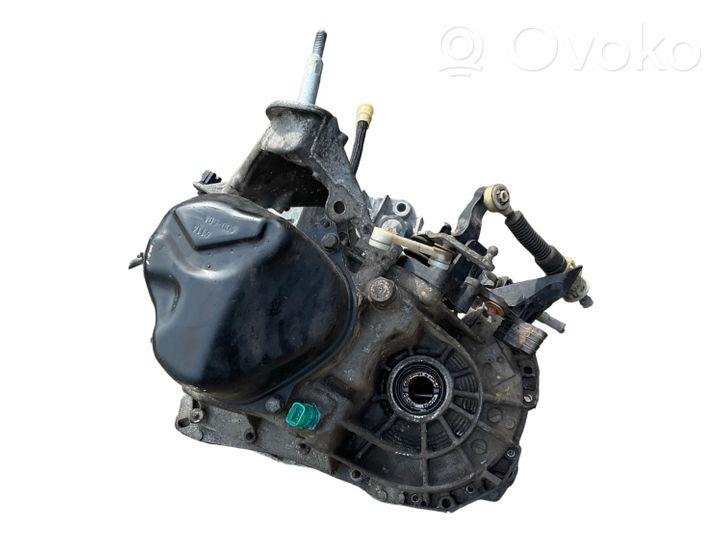 Renault Captur Mechaninė 6 pavarų dėžė 304016619R