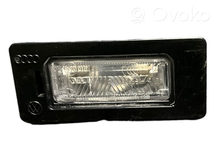 Audi A6 S6 C5 4B Lampa oświetlenia tylnej tablicy rejestracyjnej A046341