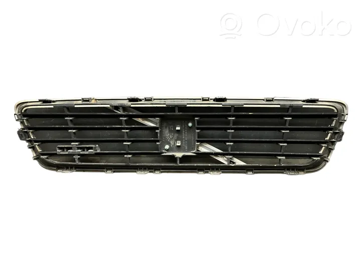 Volvo C30 Grille calandre supérieure de pare-chocs avant 30657194