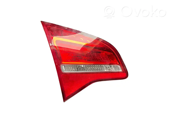 Opel Meriva B Lampy tylnej klapy bagażnika 13260838