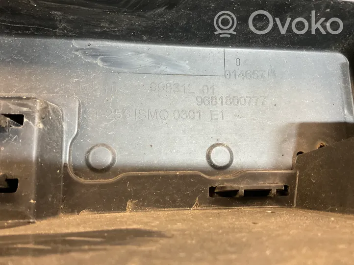 Citroen C3 Picasso Передний бампер 9681800777