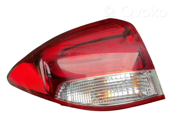 Hyundai i40 Lampa tylna 924023Z5