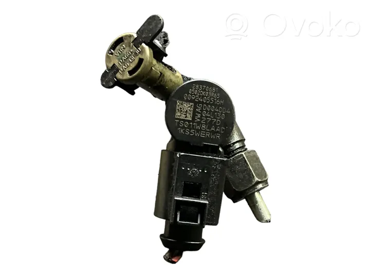 Volkswagen Golf VII Fuel injector 28370681