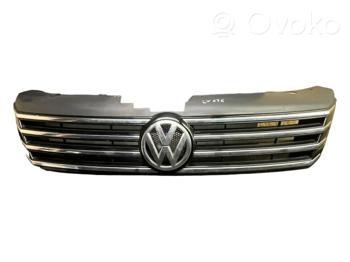 Volkswagen PASSAT B7 Front grill 3AA853651