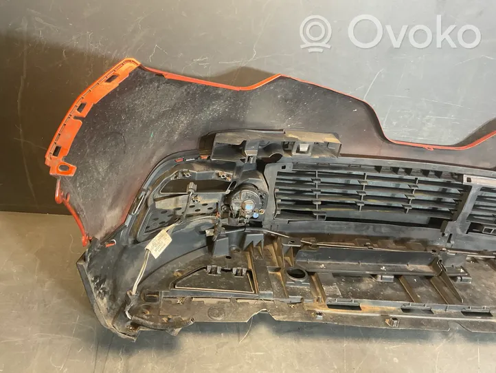 Renault Captur Zderzak przedni 620221421R