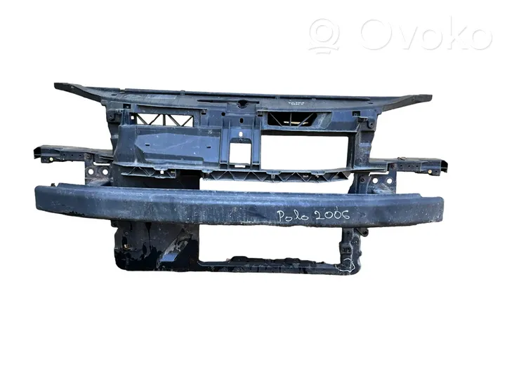 Volkswagen Polo IV 9N3 Support de radiateur sur cadre face avant 6Q0805588R