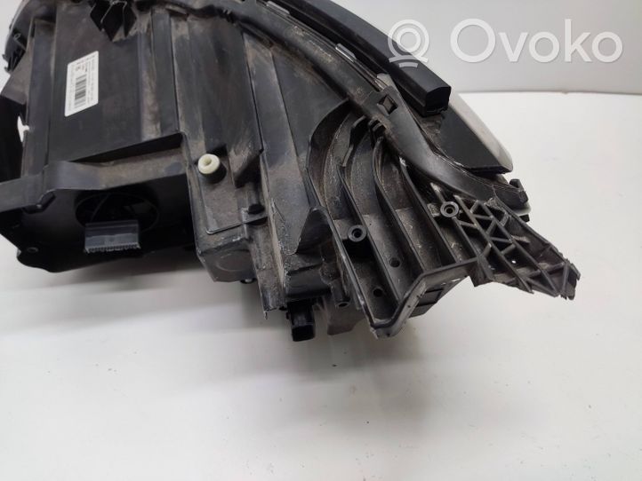 Peugeot 5008 II Lampa przednia 9837759580