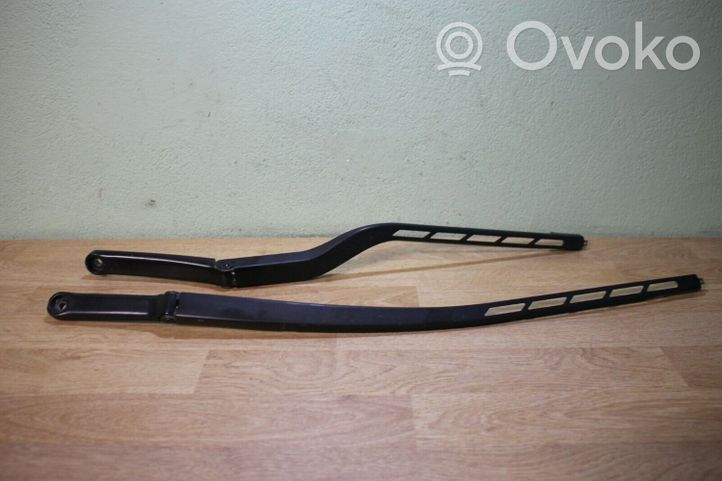 Audi A3 S3 8P Front wiper blade arm 8P2955407A