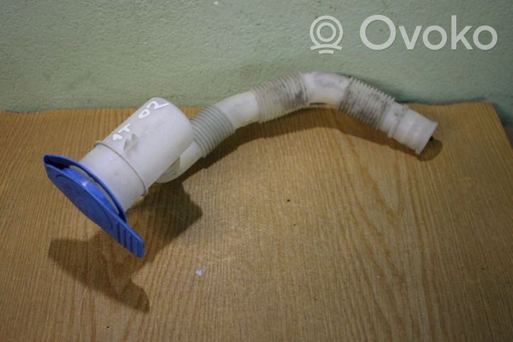 Volkswagen Touran I Window washer liquid tank fill tube 