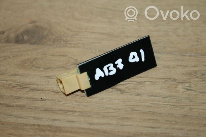 Audi A4 S4 B7 8E 8H Antenna bluetooth 8P0035503E