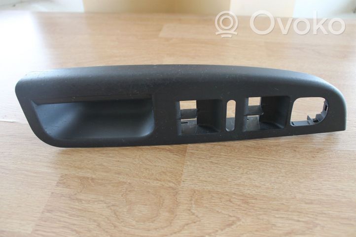 Volkswagen Golf V Rivestimento pulsantiera finestrino della portiera anteriore 1K4868050B