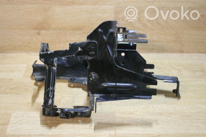 Audi A4 S4 B5 8D Supporto pompa ABS 4B0614119R