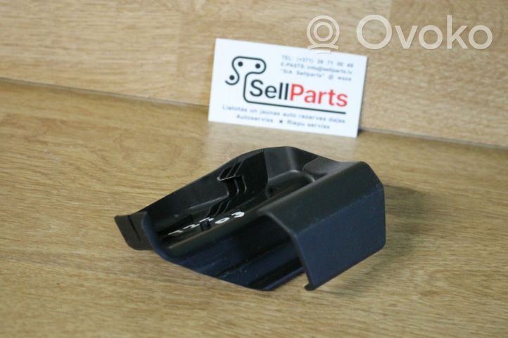 Toyota Avensis T250 Rivestimento del binario sedile anteriore del conducente 72138-05030