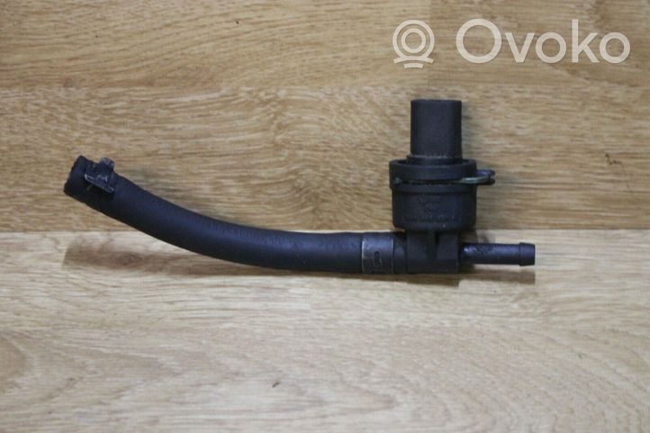 Audi A4 S4 B5 8D Sensore temperatura del carburante 038906081B